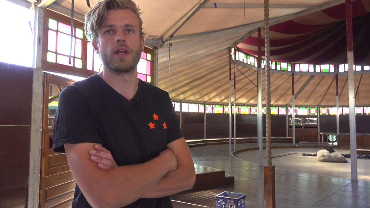 Dit bedrijf kan een terras in één dag overdekt maken