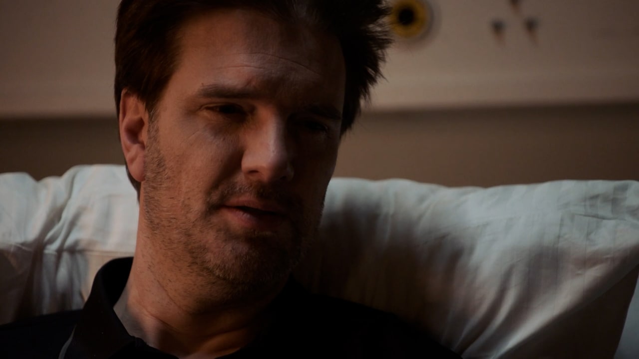Kan verlamde Stefano Sanders weer staan? Maandtrailer van GTST laat fans speculeren