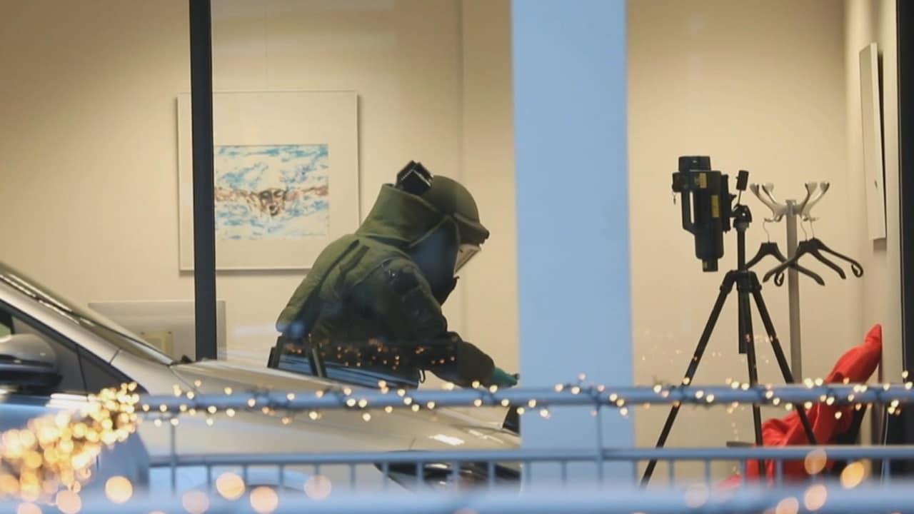 Explosieven Opruimingsdienst onderzoekt autobedrijf Rotterdam: