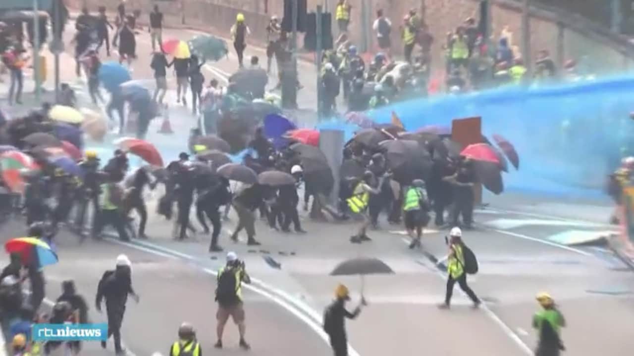 Hard tegen hard tussen betogers en politie Hongkong