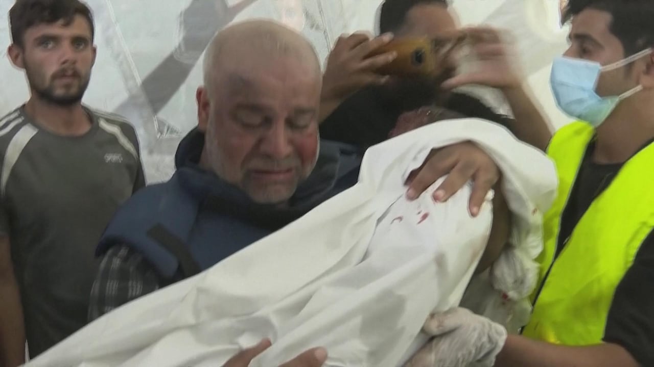 Bekijk ook: Vrouw en kinderen van journalist Wael gedood terwijl hij werkt in Gaza