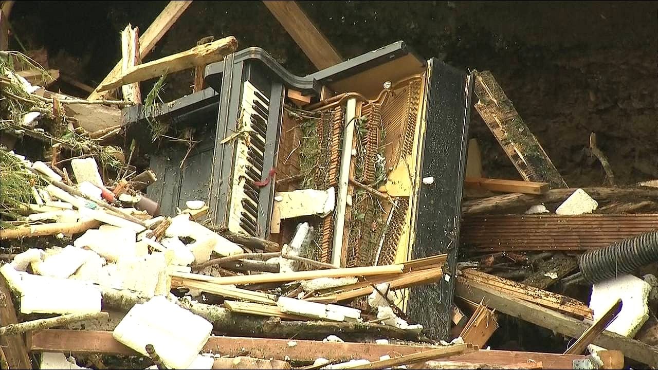 Bekijk ook - Heftige overstroming in Duitsland: huizen weggevaagd, doden en vermisten