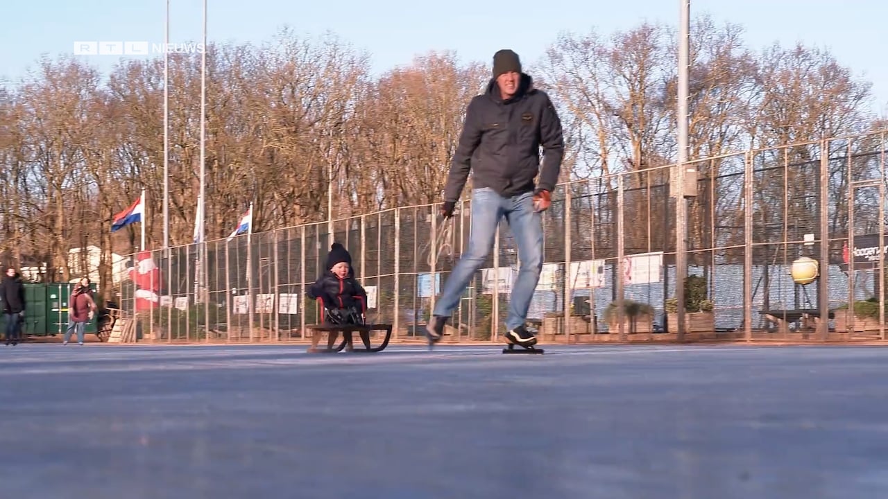 Eerste natuurijsbanen open op koude eerste kerstdag, morgen volgen er meer