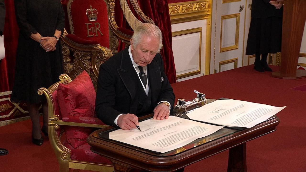 Bekijk ook: Charles na officiële benoeming