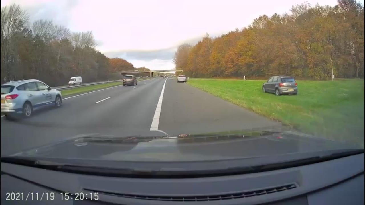 Bekijk ook: Automobilist redt vrouw die onwel wordt achter het stuur