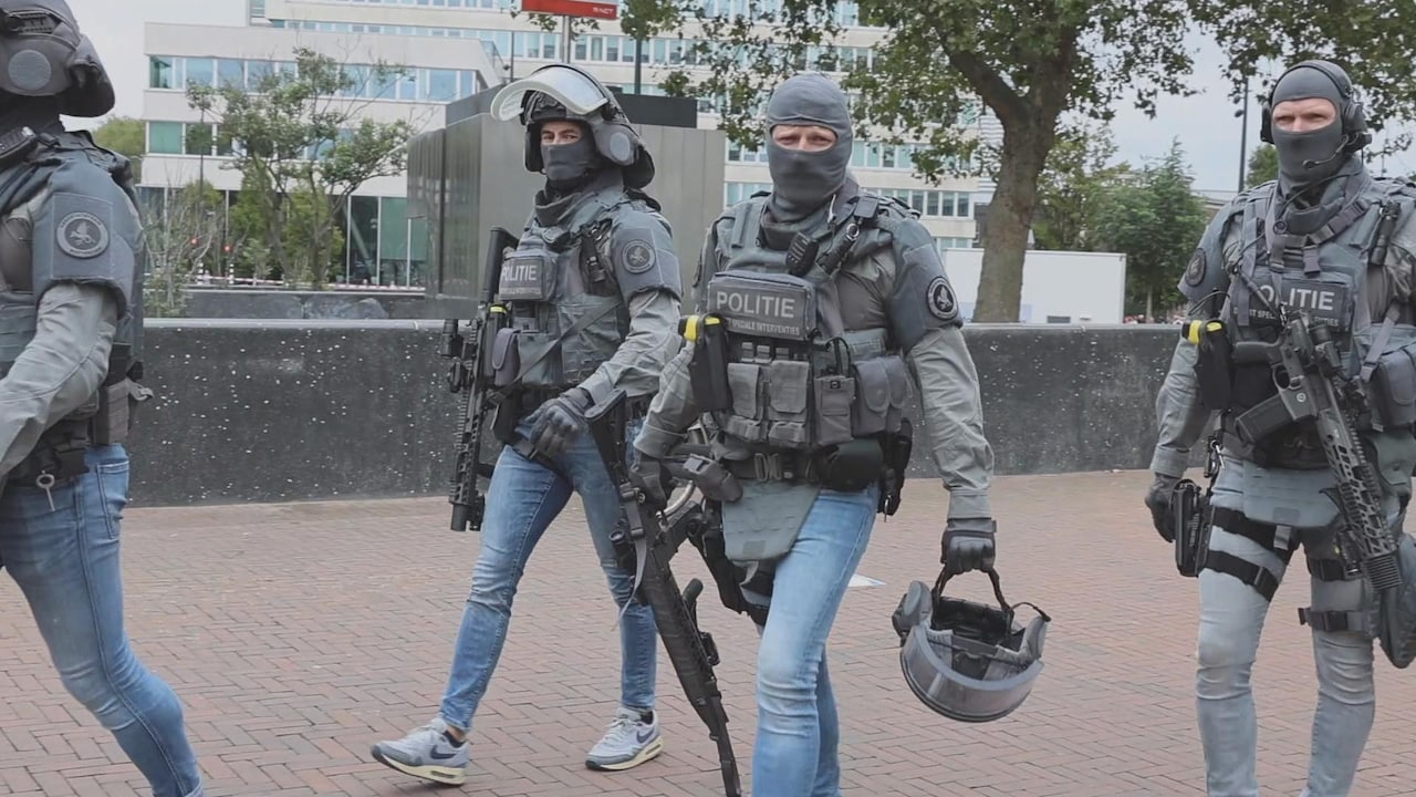 Bekijk ook: Arrestatieteam gaat Erasmus MC binnen na schietpartij