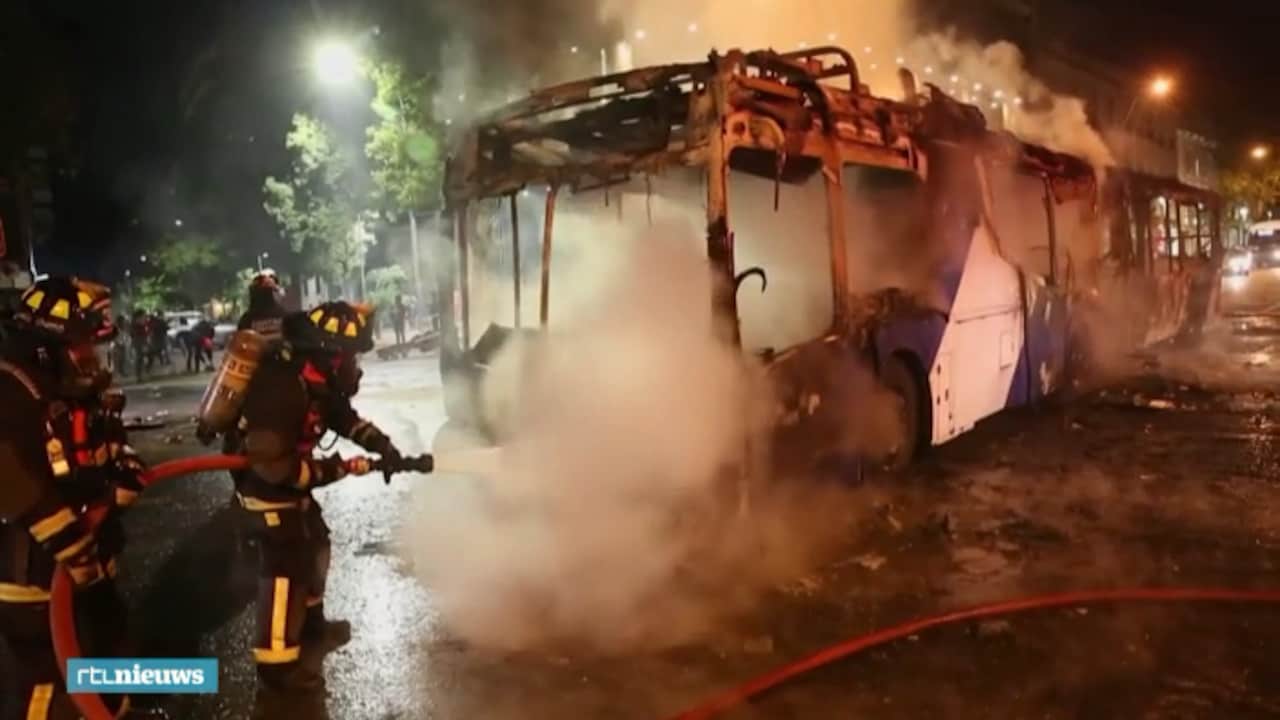 Plunderingen en bussen in brand gestoken in Chili
