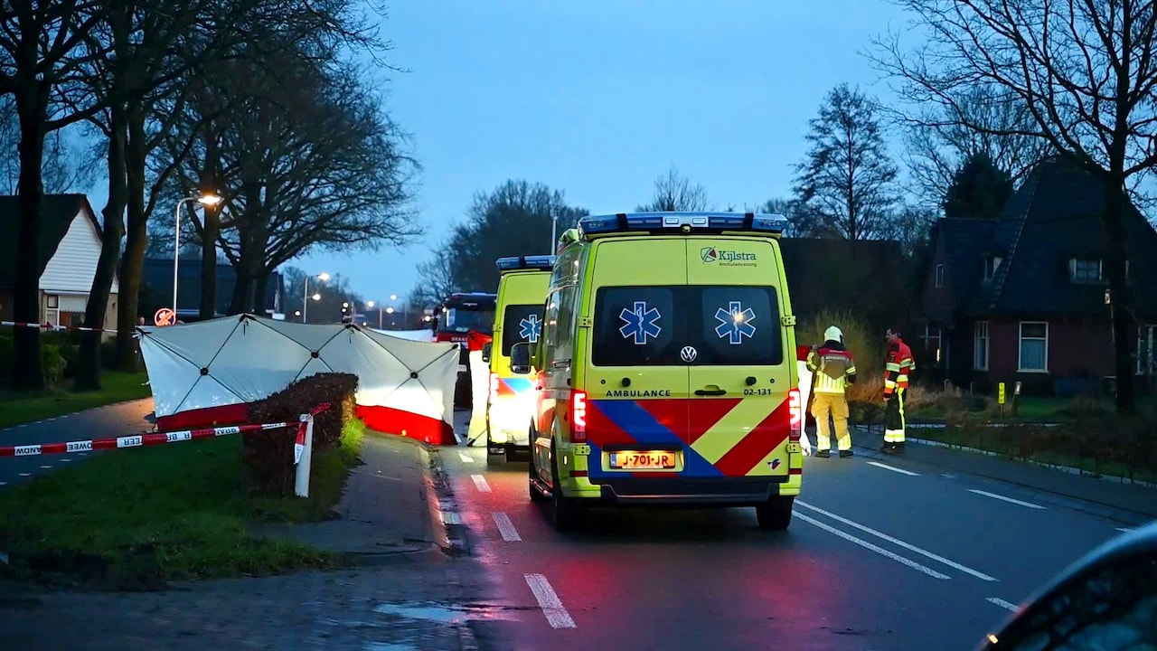 Drie doden bij frontale botsing op N369 in Friesland