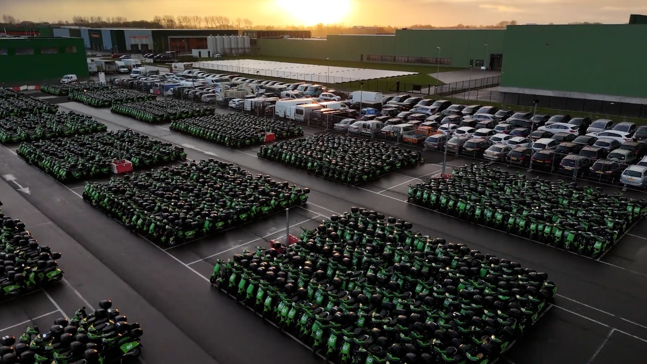 Bedrijf failliet: stalling deelscooters kost gemeente zeker zes ton