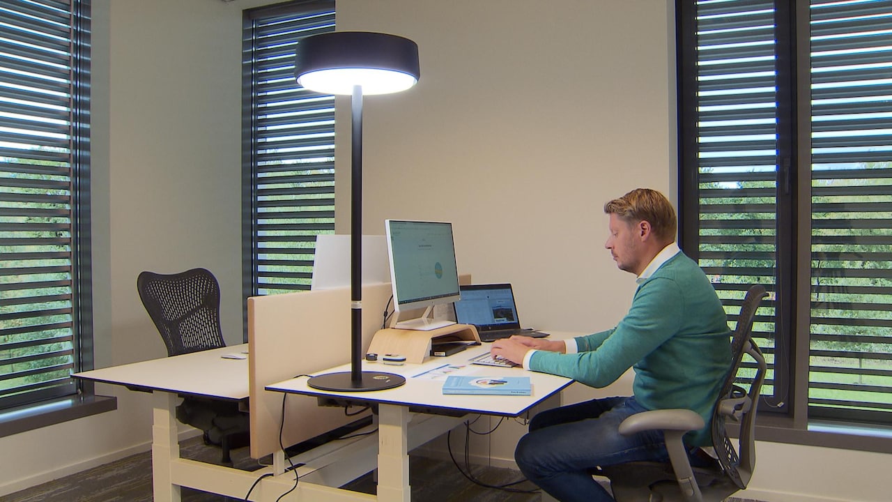 Deze lamp zorgt voor betere nachtrust en een beter humeur