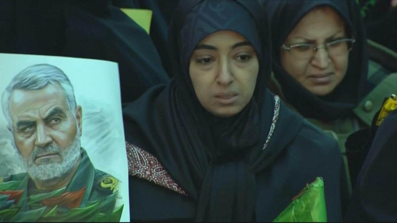 Enorme mensenmassa bij uitvaart Iraanse topgeneraal