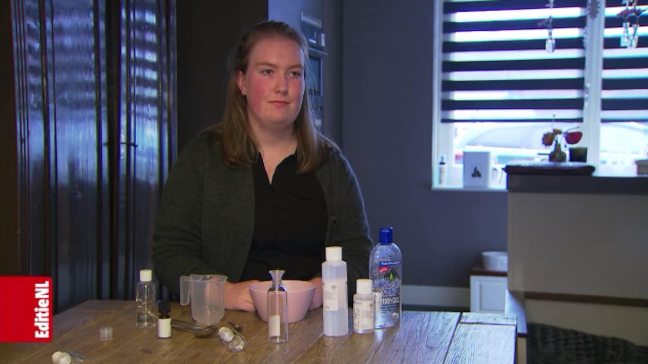 Bekijk hier hoe Charlotte de handgel maakt: