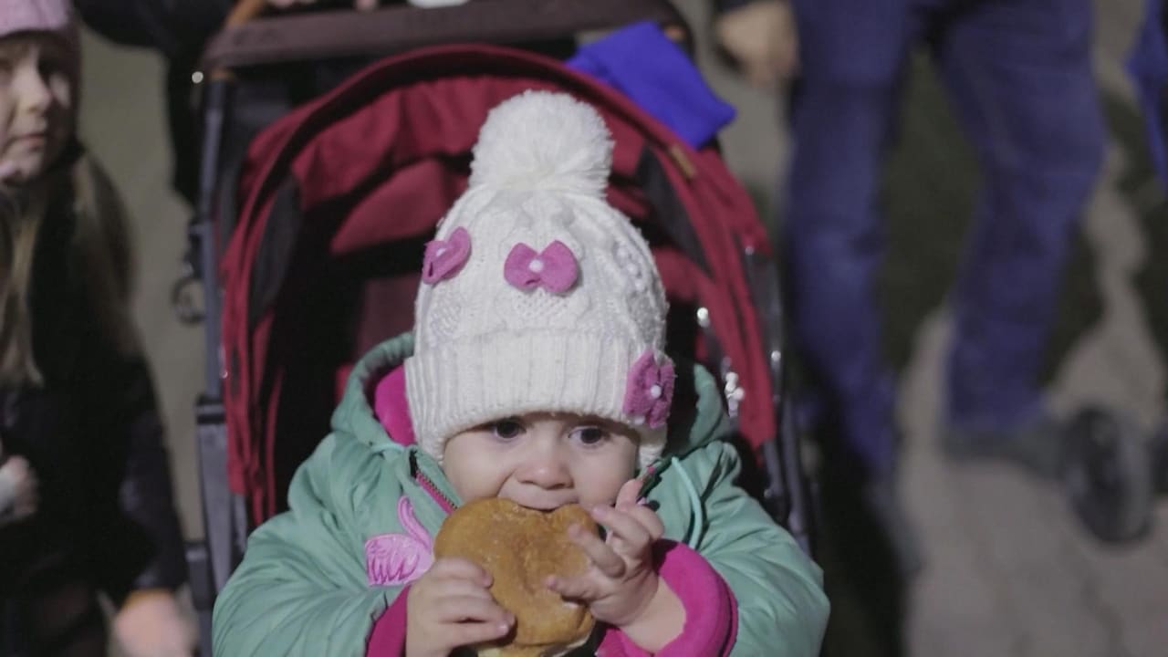 Oekraïners vluchten massaal naar buurlanden: 'Polen is erg streng'