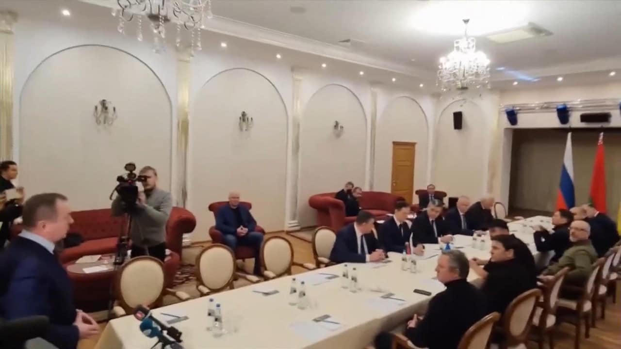 Bekijk ook onze video: de eerste beelden van de vredesonderhandelingen