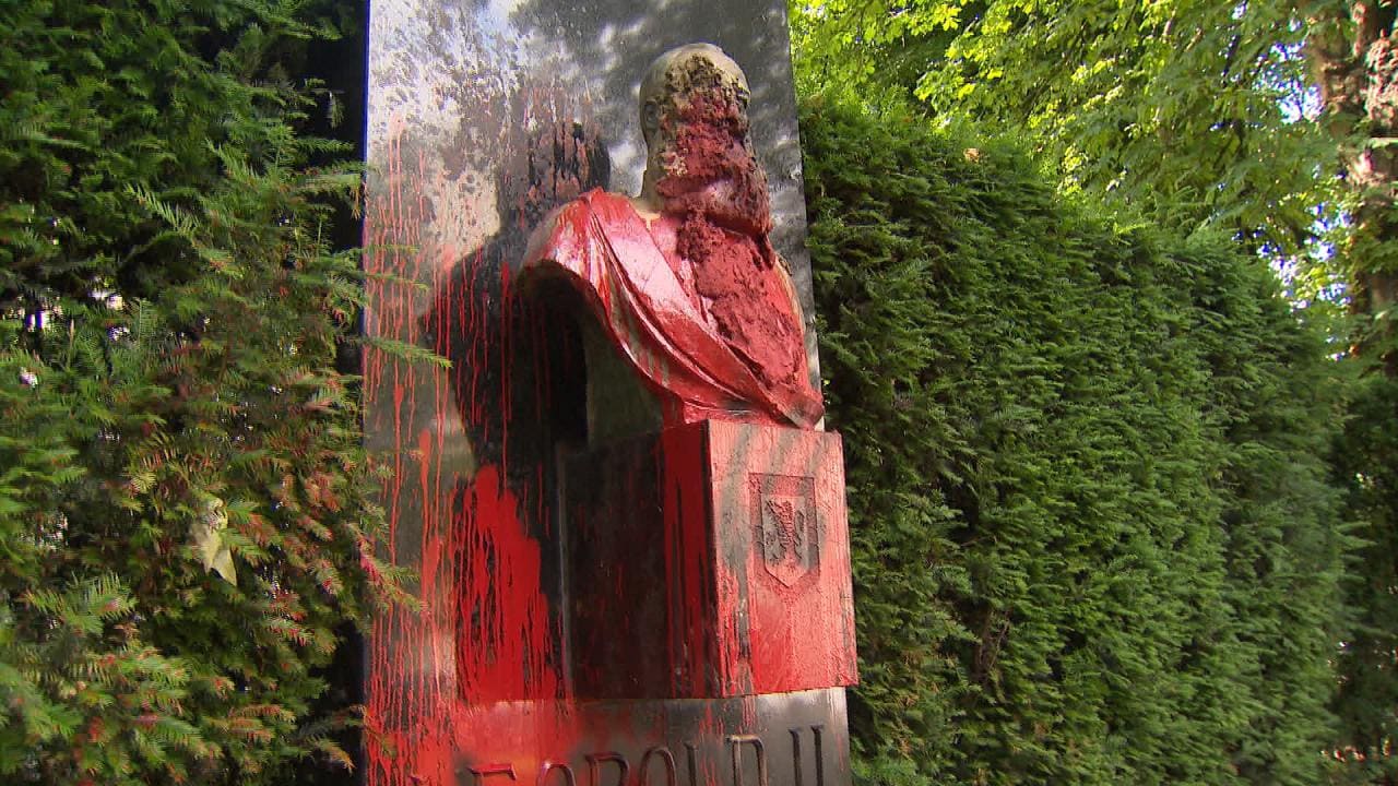 Beklad standbeeld koning in België verwijderd: 'Zwarte bladzijde in geschiedenis'