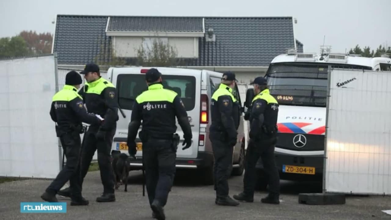 Bekijk hier de beelden van inval in het woonwagenkamp