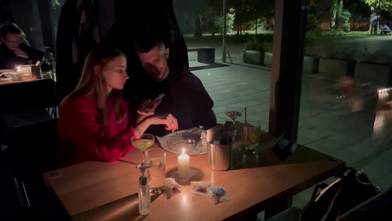 Bekijk ook: Oekraïners dineren ondanks stroomuitval bij kaarslicht