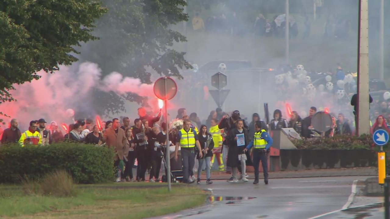 Bekijk ook: Massale belangstelling voor herdenking Gino (9)