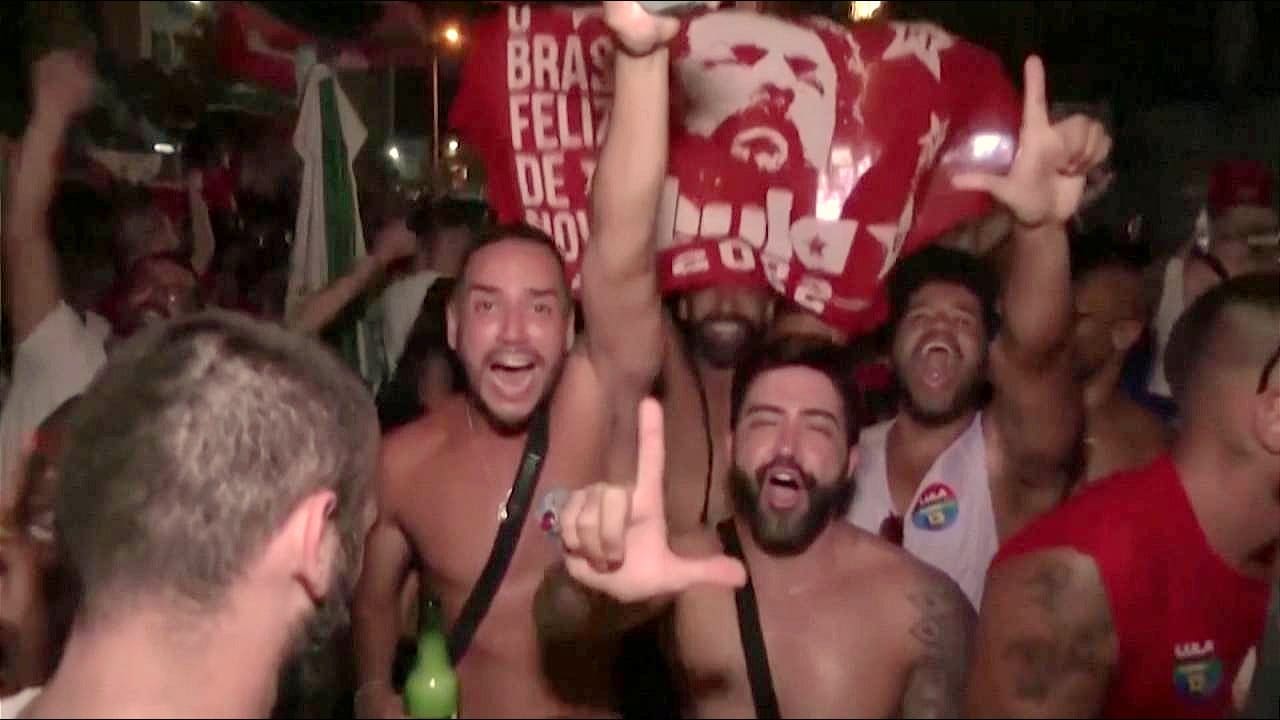 Aanhang Lula reageert uitzinnig op de verkiezingsuitslag