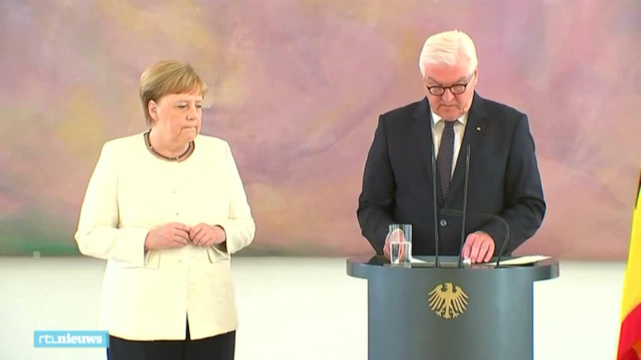 Angela Merkel was donderdag opnieuw hevig aan het trillen