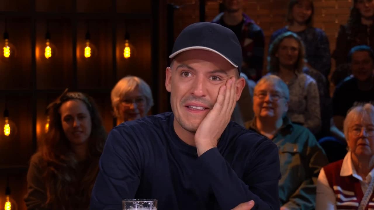 Lil Kleine geëmotioneerd door persoonlijke boodschap van vader bij RTL Tonight: 'Dat is mijn vriend'