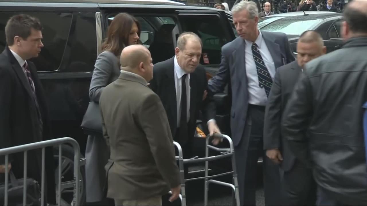 Weinstein met rollator bij rechtbank 