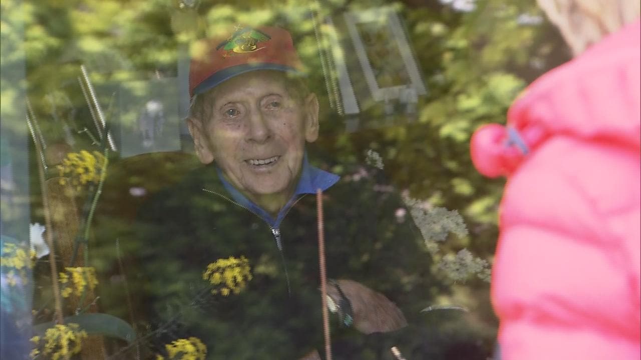 Bertus (95) krijgt weer bezoek
