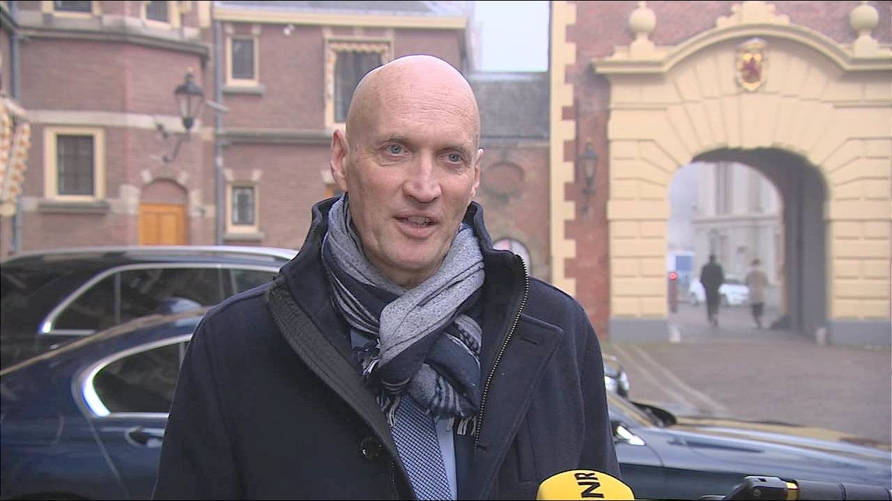 Bekijk ook: 'Omikron nog niet als griepje zien'