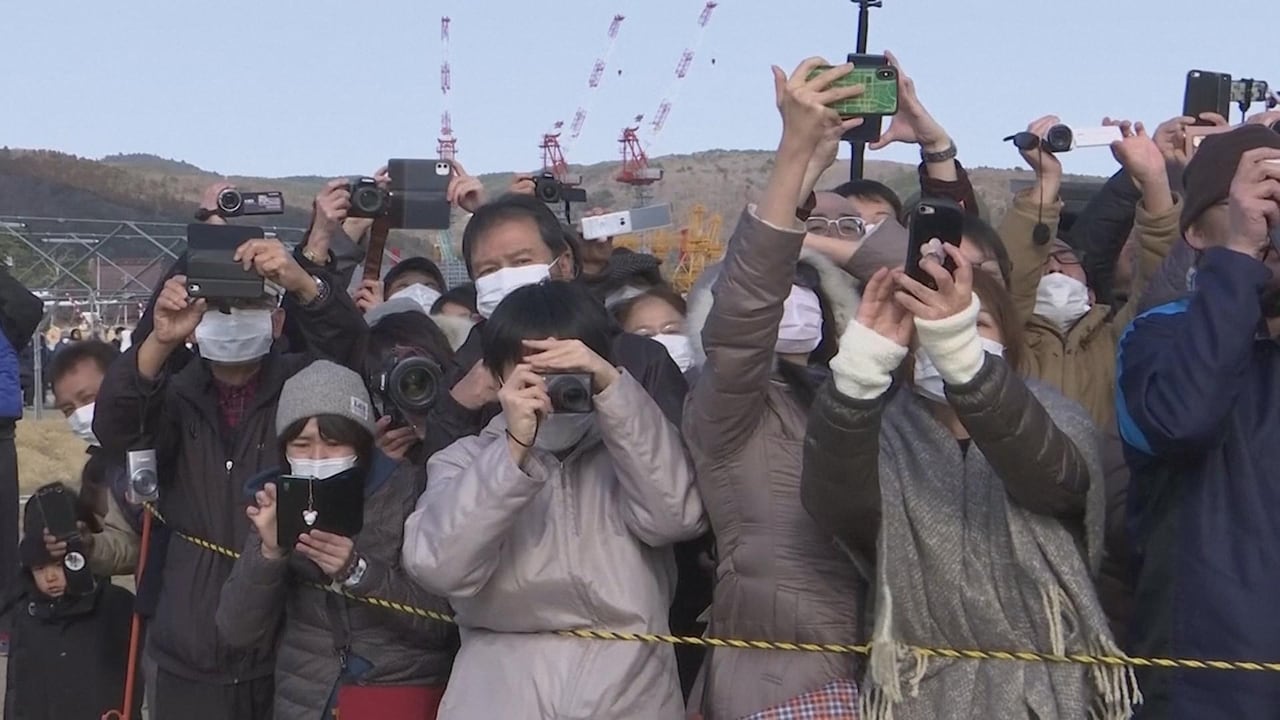 500 Japanners op een kluitje voor Olympisch vuur