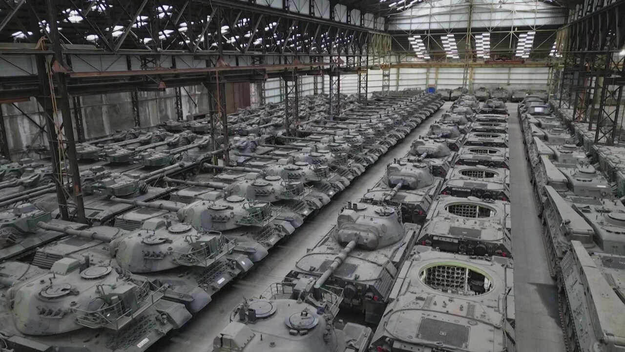 Kijk verder: Oude tanks opeens goud waard, Belgische handelaar spekkoper