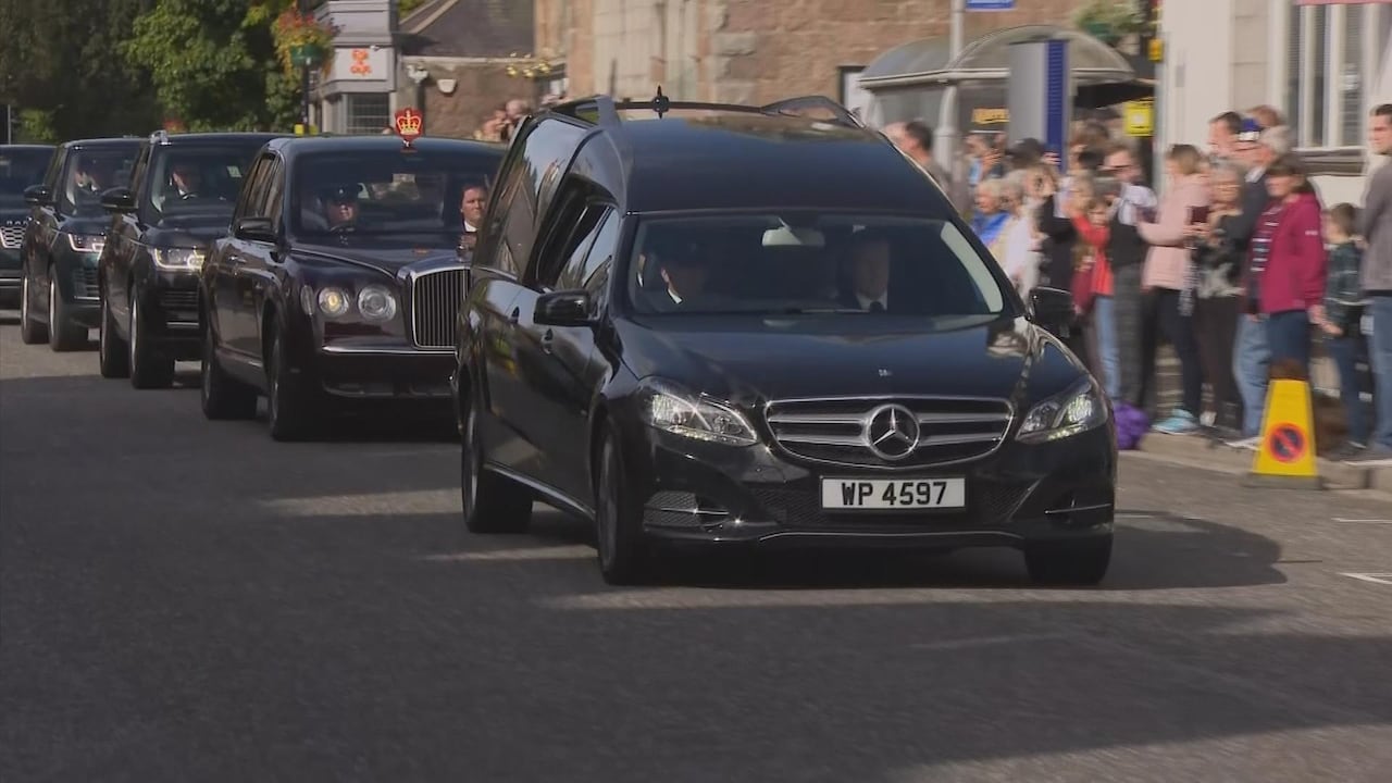 Bekijk ook: Britten de straat op om rouwstoet koningin Elizabeth te zien