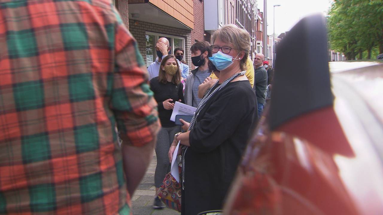 Bekijk ook: Lange rij voor 'prullenbakvaccins'