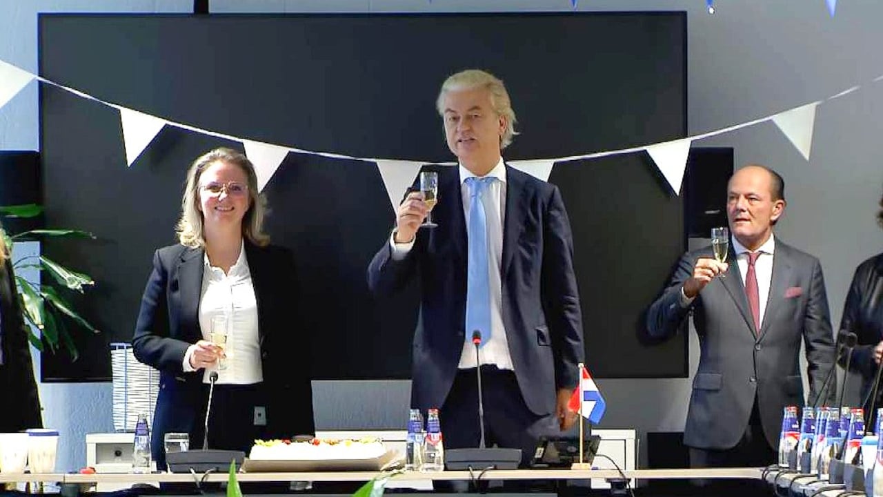 Kijk ook: champagne bij de PVV