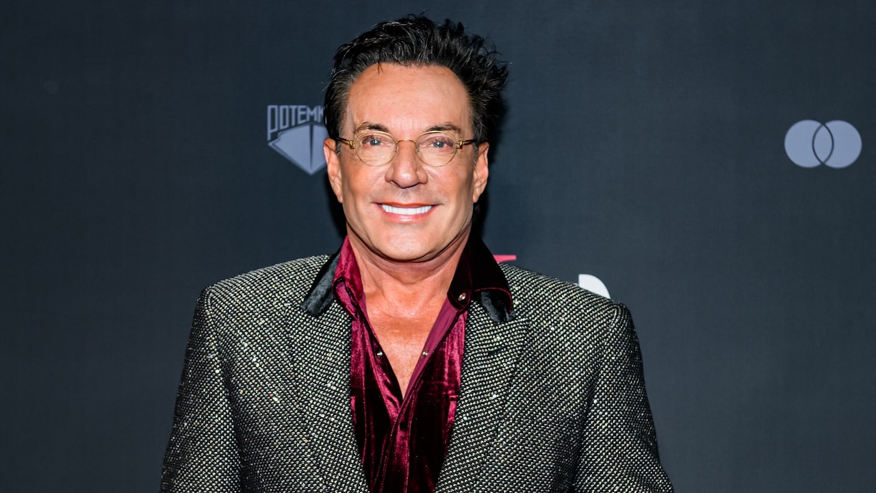 Gerard Joling met biergooier op de vuist tijdens optreden: 'Weet je hoe dat voelt?'