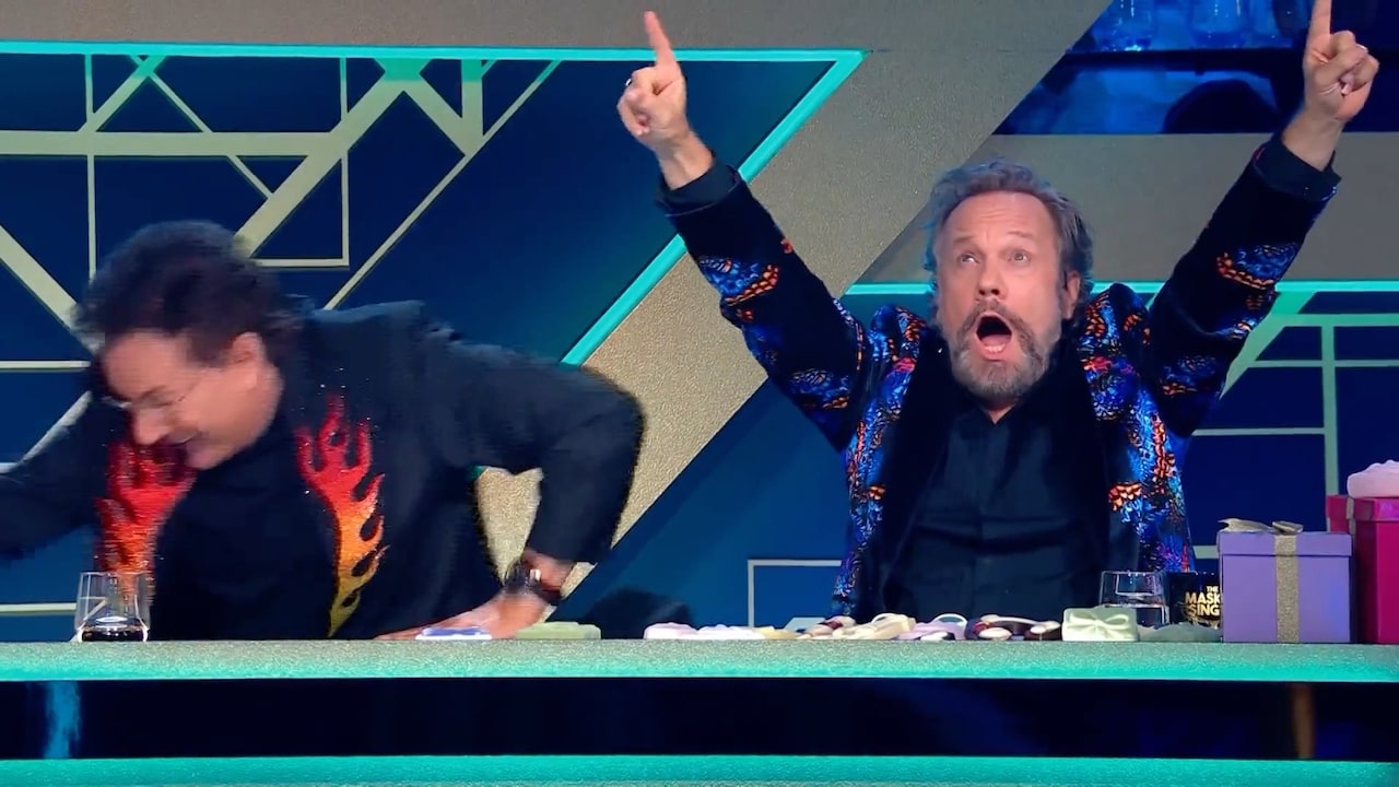 Buddy Vedder staat perplex na onthulling in The Masked Singer: 'Ik word gek'