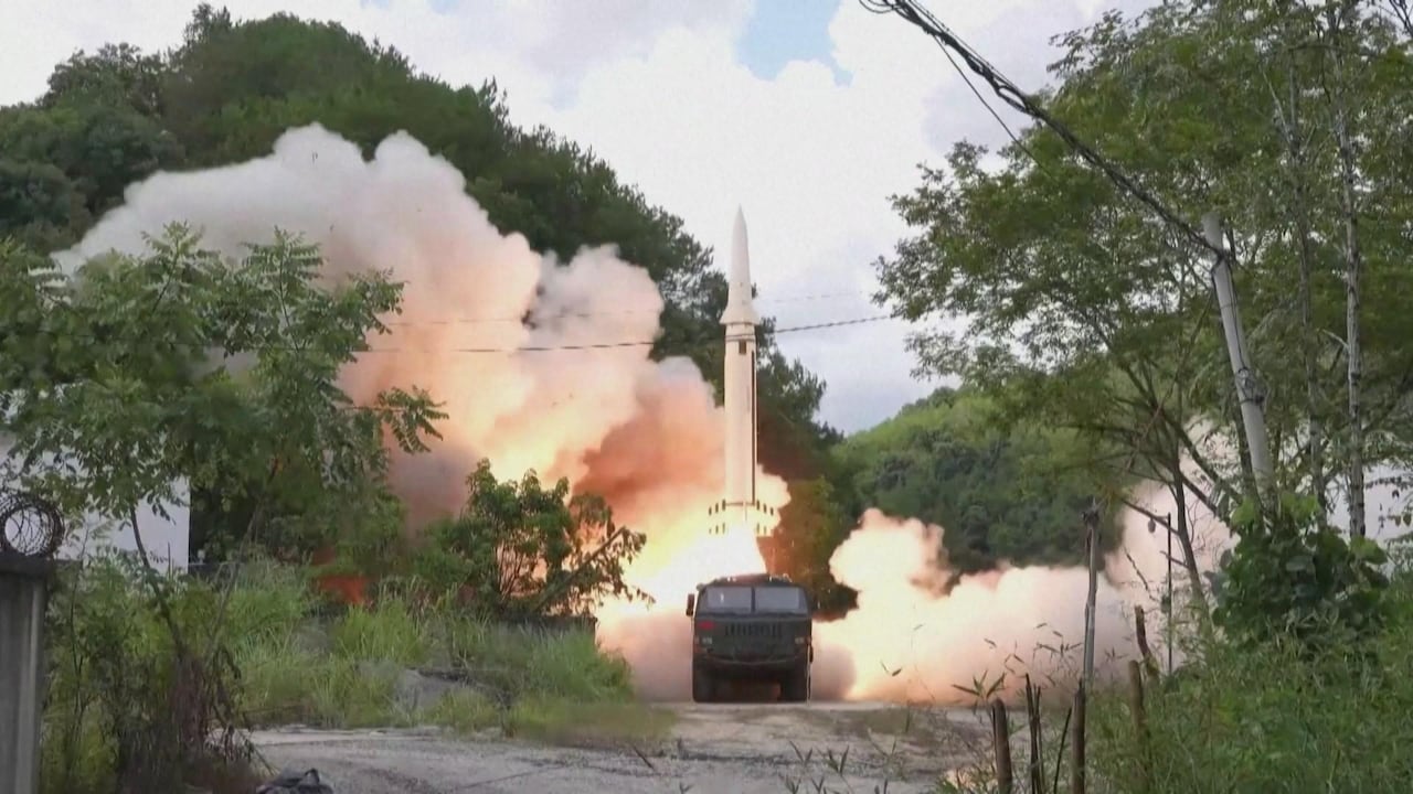 In beeld: China waarschuwt met raketten op een steenworp van Taiwan