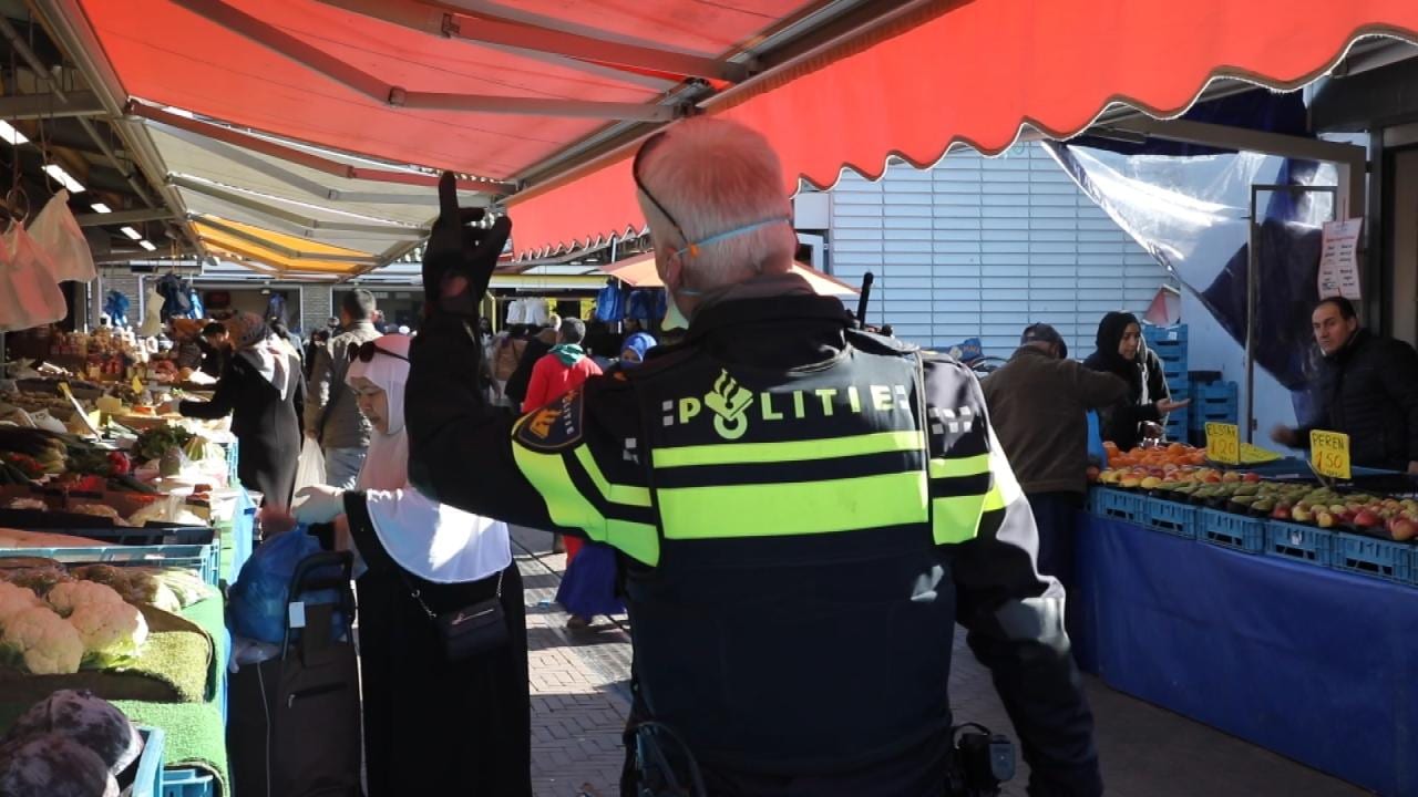 Haagse Markt ontruimd: bezoekers hielden te weinig afstand