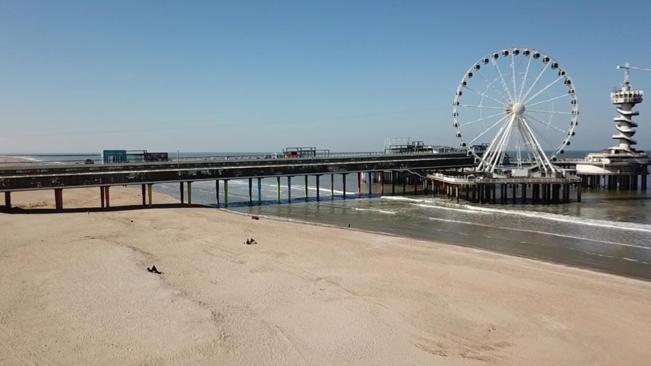 Zonnig Scheveningen uitgestorven