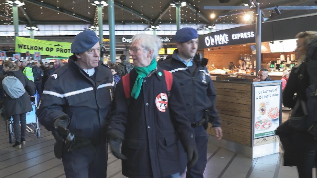 Eind vorig jaar kwamen klimaatactivisten naar Schiphol