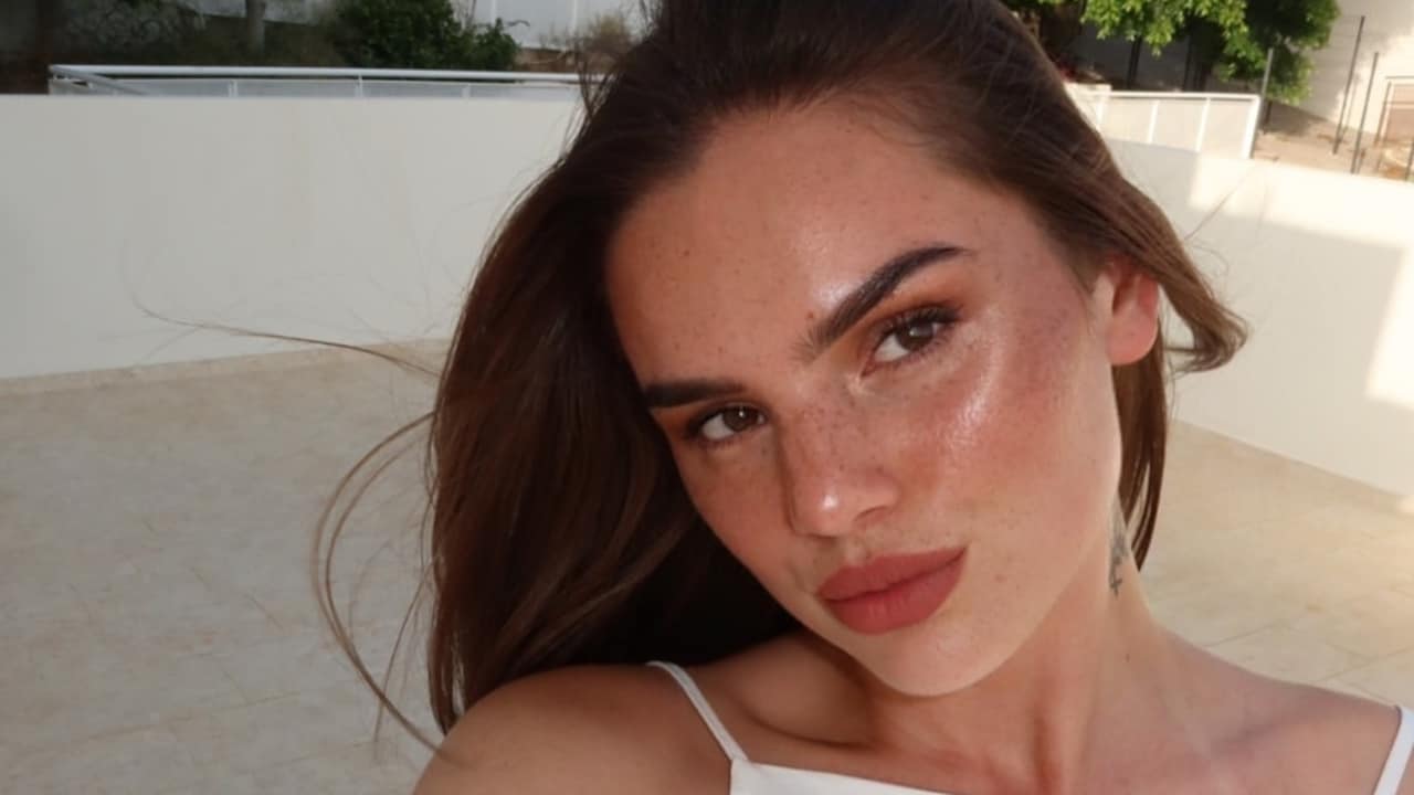 Famke Louise trekt grens na jarenlange bodyshaming: 'Ben er helemaal klaar mee'