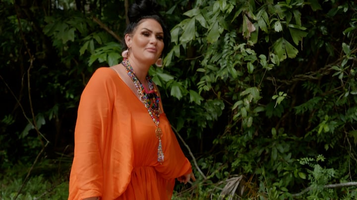 Louisa Janssen uit Echte Meisjes doet smerige ontdekking in jungle: 'Net bloedworst'