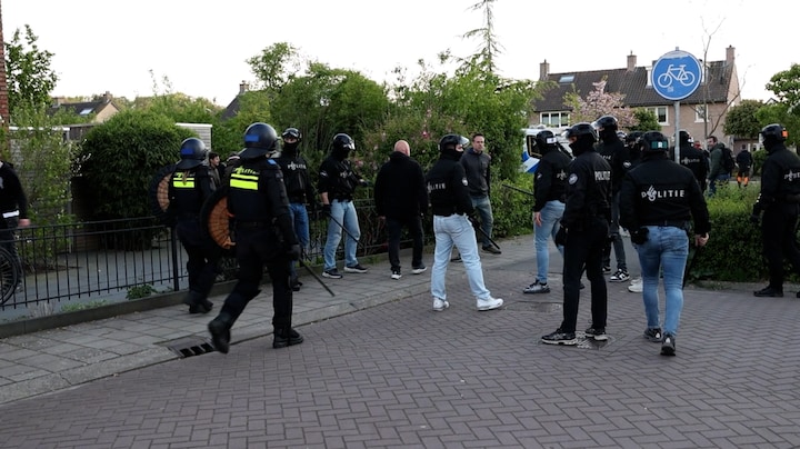 Onrust in Loosdrecht: ME grijpt in bij azc-protest