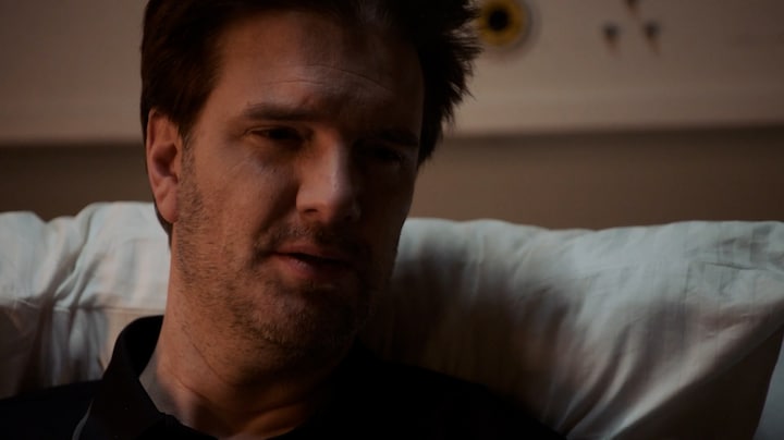 Verlamde Stefano Sanders zorgt voor verbazing in maandtrailer GTST: kan hij weer staan?