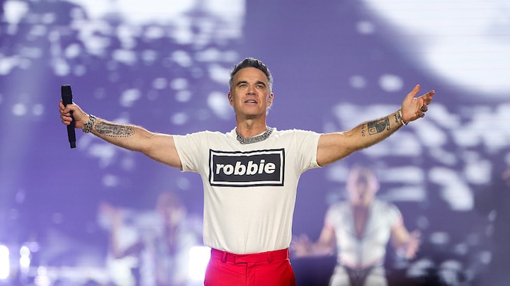 Robbie Williams steekt de draak met blunder tijdens televisie-optreden: 'Zeer onprofessioneel'
