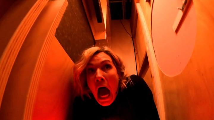 Van bizarre verstopplekken tot indrukwekkend decor: dit zijn de eerste beelden van The House of Hide & Seek