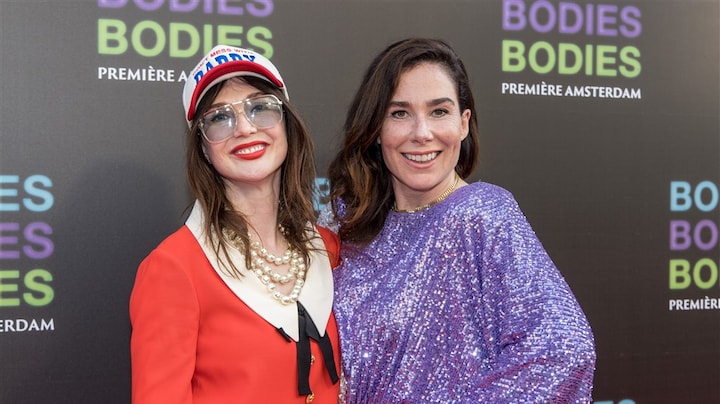 'Eclectische' look Carice van Houten trekt veel bekijks tijdens première