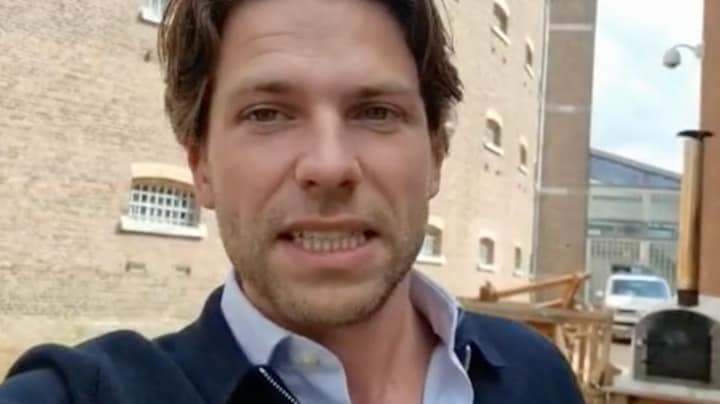 Thomas van der Vlugt drinkt koeienpis tijdens ontdekkingsreis door India