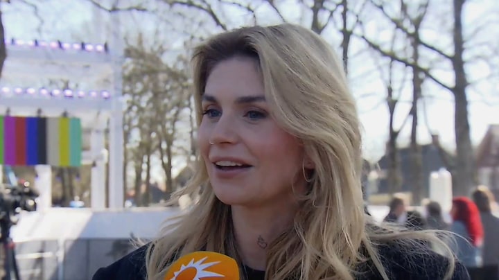 Zoon Fender geeft Roxeanne Hazes tips voor in The Passion: 'Zo lief'