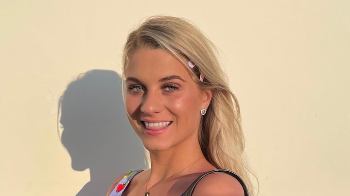 Influencer Anna Dobber doet boekje open over pestgedrag op gesponsorde reis: 'Kon het niet meer goed doen'
