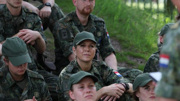 Dit staat koningin Máxima te wachten na haar eerste militaire mijlpaal